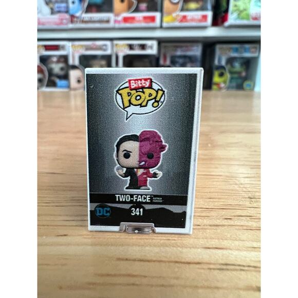 BITTY Two-Face Batman Forever Funko Pop #341 Movies DC Comics Harvey Dent Jones - Picture 2 of 6